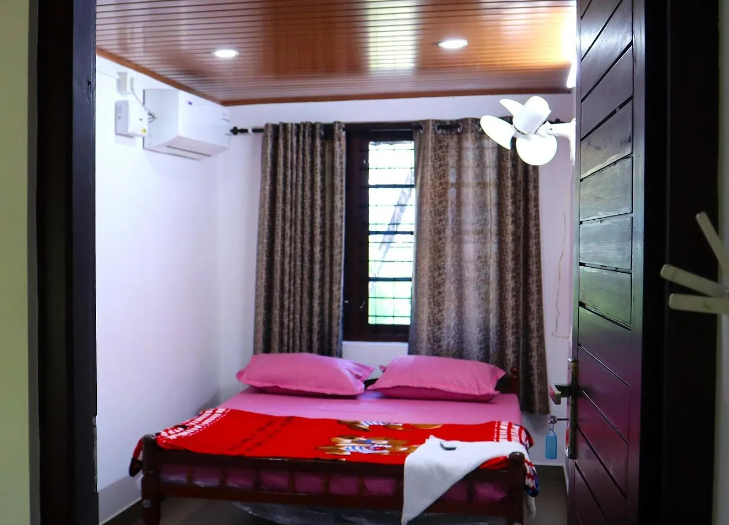 Bougainvillea Beach House - Cherai Pallipuram 0*,